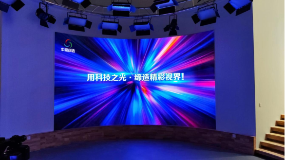 小間距LED顯示屏成為顯示行業(yè)焦點