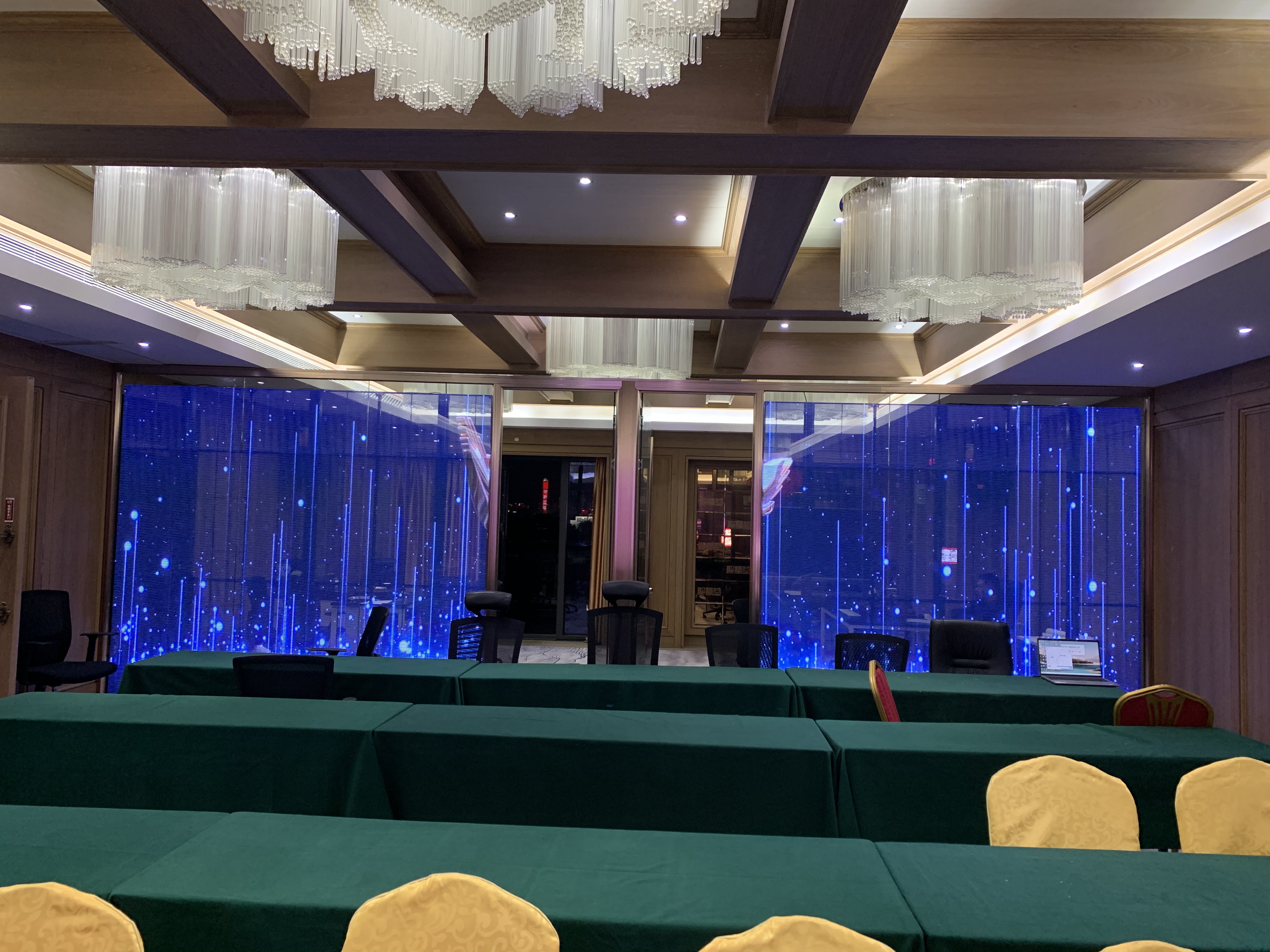 未來(lái)已來(lái)發(fā)展合伙企業(yè)室內(nèi)透明屏，3D屏和會(huì)議屏項(xiàng)目